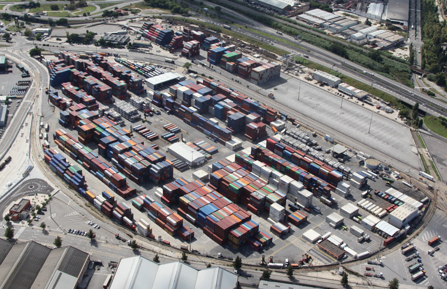 El Grupo Pérez y Cía. refuerza su presencia en el Puerto de Barcelona al adquirir Barcelona Container Depot Service, S.L.